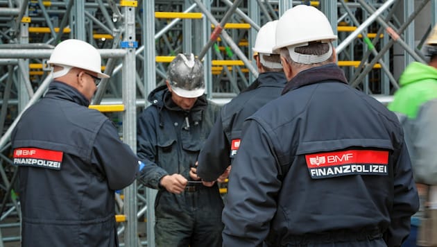 Pfusch am Bau - regelmäßig führt die Finanzpolizei Kontrollen auf Baustellen durch und deckt illegale Machenschaften auf. (Bild: BMF)