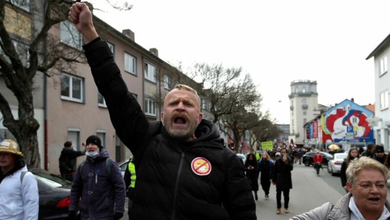 „Querdenker“-Demo in Kassel (Bild: APA/AFP/ARMANDO BABANI)