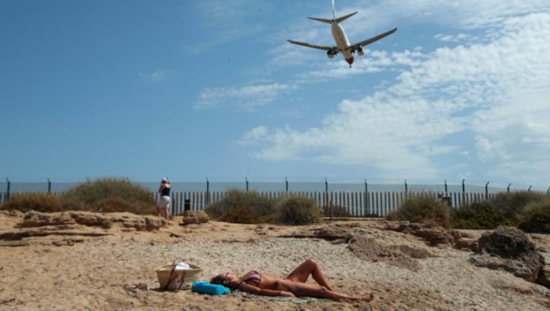 Mit den Osterferien hat der Ansturm auf die beliebte Urlaubsinsel begonnen. (Bild: AP Photo/Joan Mateu, File)