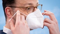 Gesundheitsminister Jens Spahn gerät wegen einer Masken-Beschaffung seines Ressorts in Bedrängnis. (Bild: APA/dpa/Kay Nietfeld)