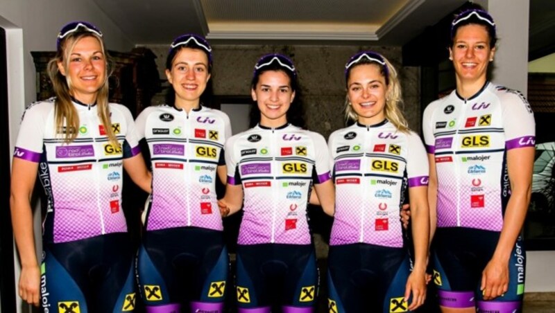 Die Damen das Radteam Tirol: Gabriela Erharter , Katharina Machner, Katharina Kreidl, Jana Gigele und Lisi Kappaurer (v. li.). (Bild: Peter Maurer)