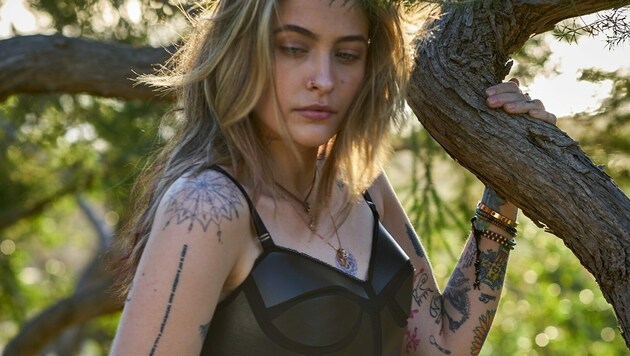 Model Paris Jackson ist das Gesicht der Werbekampagne für Stella McCartneys innovatives Kunstleder-Material Mylo, das aus Pilzen gemacht wird. (Bild: www.instagram.com/stellamccartney)