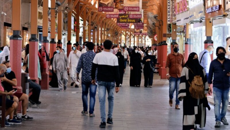 Shoppen in Dubai? Kein Problem, die Märkte und Geschäfte sind ebenso geöffnet wie die Restaurants. (Bild: AFP)