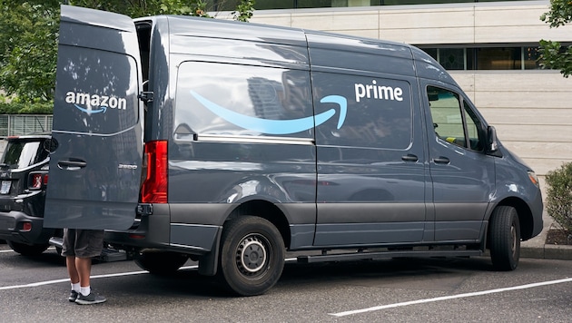 Ein Amazon-Transporter (Bild: stock.adobe.com)
