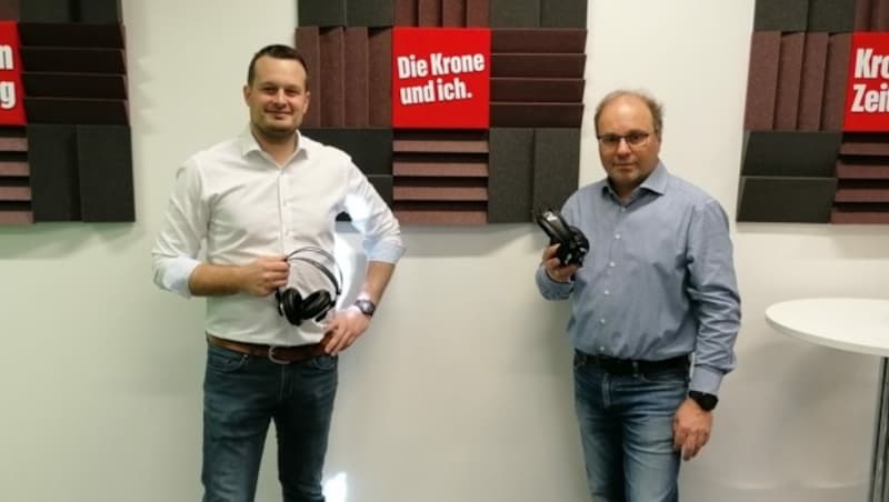 Die erste „Einwürfe“-Folge: Podcast-Moderator Patrick Jochum und „Kärntner Krone“-Chefredakteur Hannes Mößlacher im Gespräch. (Bild: zVg)