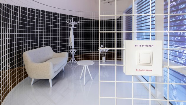 Wohnzimmer mit digitalem Ausblick (Bild: Thomas Raggam)