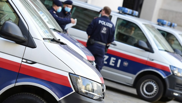 Die Polizei in Oberösterreich hat den Messerstecher in Inzersdorf im Kremstal festgenommen. (Bild: stock.adobe.com)