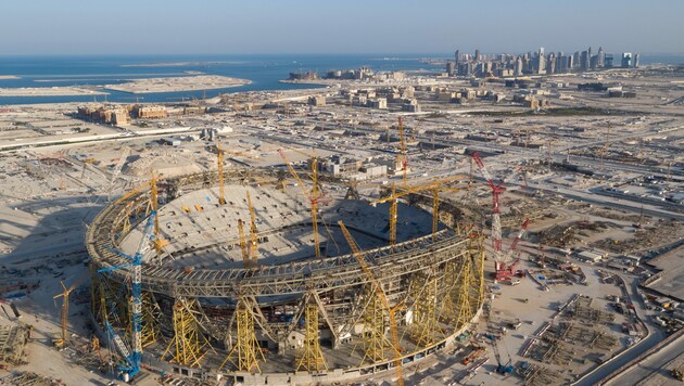 Die WM 2022 in Katar: eine Baustelle (Bild: REUTERS)