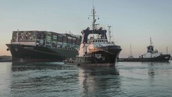 Nach fast einer Woche ist das riesige Containerschiff „Ever Given“ wieder flott. (Bild: AP)