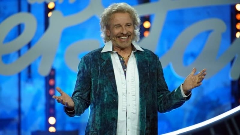 Thomas Gottschalk sprang bei den „DSDS“-Liveshows für Dieter Bohlen ein. (Bild: TVNOW / Stefan Gregorowius)