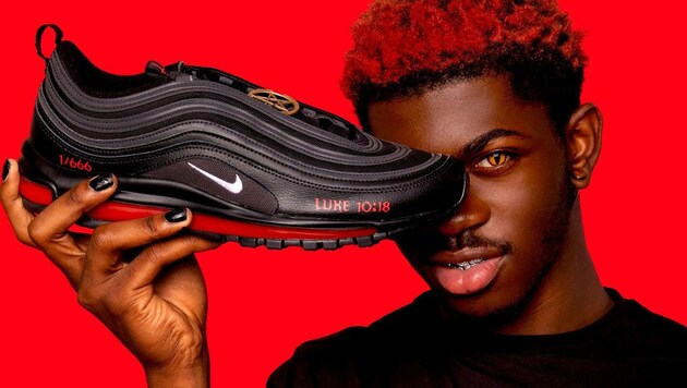 Sein „Satan-Schuh“ brachte Lil Nas nun eine Klage von Nike ein. (Bild: www.PPS.at)
