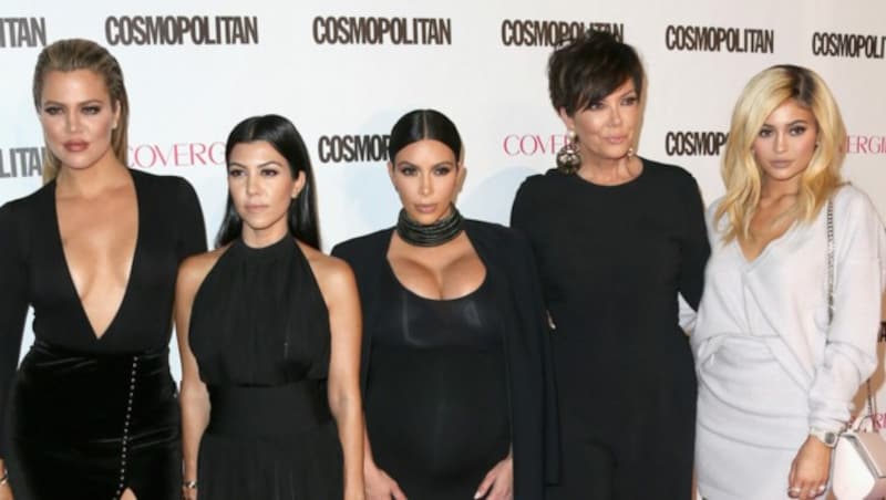 Khloe Kardashian, Kourtney Kardashian, Kim Kardashian, Kris Jenner und Kylie Jenner (Bild: 2015 Getty Images)