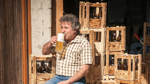 Hans Kieslinger von der Brauerei Wenzl in Wernstein (r.) war in Episode neun dabei. (Bild: Innviertler Bierregion/bernhardhuber.com)