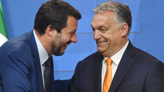 Ungarns Ministerpräsident Viktor Orbán mit dem italienischen Lega-Chef Matteo Salvini. (Bild: AFP)