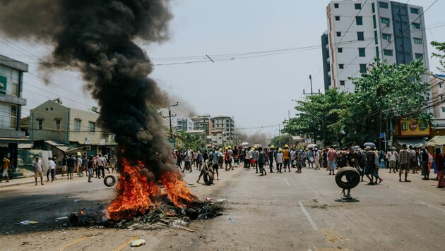 Die Lage im südostasiatischen Staat spitzt sich immer mehr zu. (Bild: AFP)