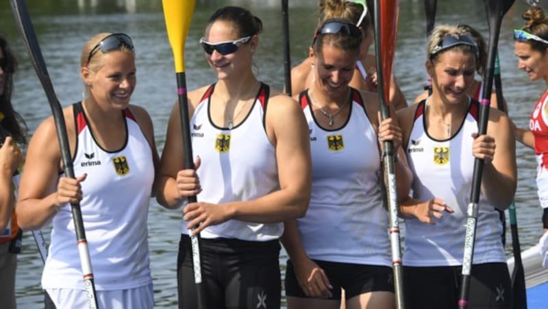 Tina Dietze, Sabrina Hering, Steffi Kriegerstein und Franzi Weber nach dem 500-er-Finale in Rio. (Bild: AFP or licensors)