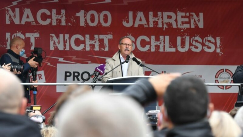 Bürgermeister Hackl bei der Protestversammlung der MAN-Beschäftigten im Herbst. (Bild: Harald Dostal)