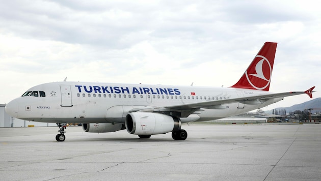 Turkish Airlines ist am Donnerstagabend gegen 17.45 Uhr an den Flughafen zurückkehrt (Bild: Salzburg Airport)