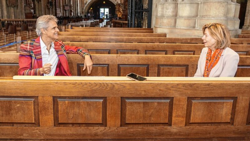 Thomas Brezina und Conny Bischofberger beim Interview im menschenleeren Stephansdom (Bild: Andreas Tischler/Vienna Press)