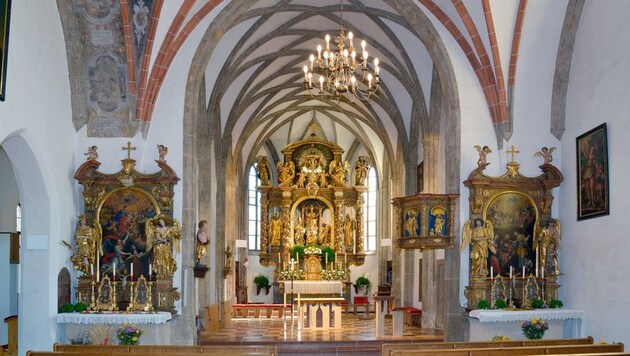 Geschmückte Kirche in Pater Virgils Pfarrgemeinde Abtenau (Bild: Foto Schorn)