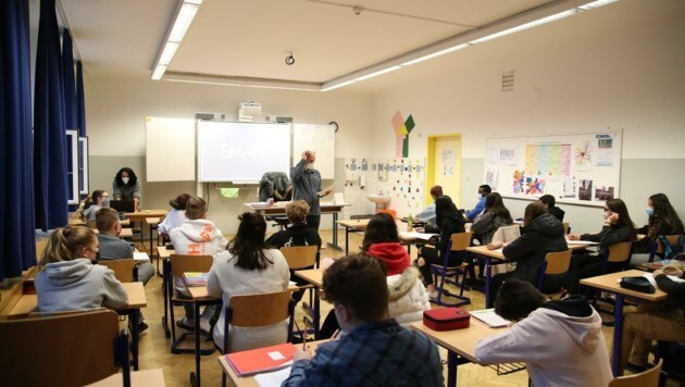 An der MS Nonntal ist eine Schülergruppe in der Woche nur an einem einzigen Tag mit Präsenzunterricht an der Schule. (Bild: Tröster Andreas)