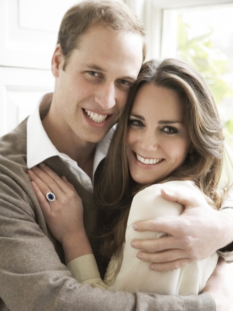 The official engagement photo 2010 (Bild: MARIO TESTINO / AFP / picturedesk.com)