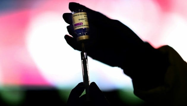 Die „Krone“ beantwortet Fragen zum Impfstoff des schwedisch-britischen Herstellers AstraZeneca. (Bild: AFP)