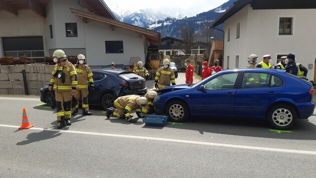 Die Freiwillige Feuerwehr Piesendorf räumte die Unfallstelle auf. (Bild: FF Piesendorf)