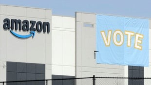 Zweimal wurde im Amazon-Logistikzentrum in Bessemer, Alabama, bereits gewählt. (Bild: AP)