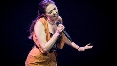 Stefanie Mayer: Die 25-jährige Kärntnerin ist Sängerin und Schauspielerin an der Wiener Volksoper. Sie sang „Ain’t No Other Man“ von Christina Aguilera. (Bild: ORF/Hans Leitner)