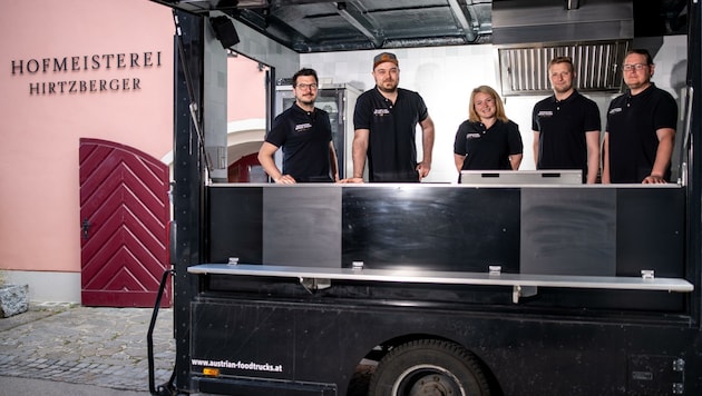 Frisch getestet steht das Hofmeisterei-Team im beliebten Food-Truck (Bild: Imre Antal)