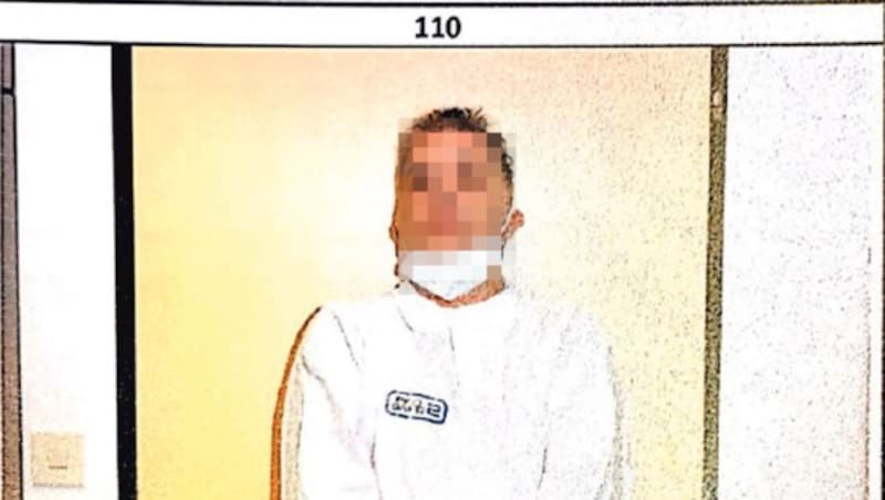 Ein Foto des 47-Jährigen - nach seiner Verhaftung. Dem Mann (es gilt die Unschuldsvermutung) droht eine lebenslange Haftstrafe. (Bild: Polizei )