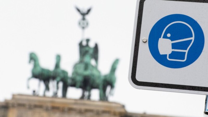 Pariser Platz vor dem Brandenburger Tor (Bild: APA/dpa/Christophe Gateau)