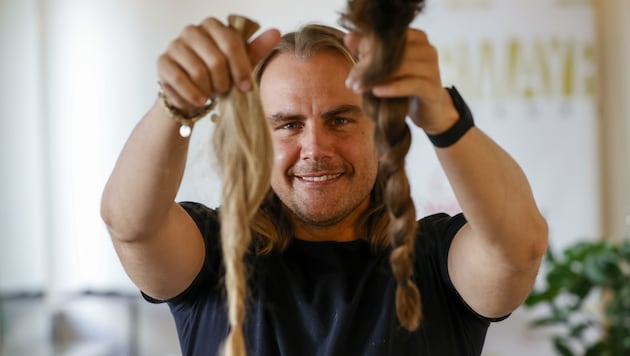 Seit Jahren ist der Friseur „Sturmayr Coiffeure“ Partner des Vereins Haarfee. Dieser knüpft Perücken aus den gespendeten Haaren. (Bild: Tschepp Markus)