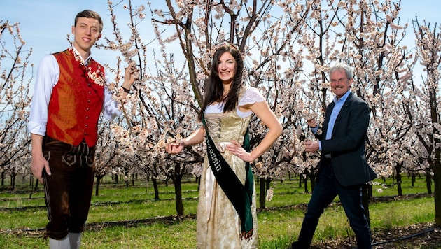 Dominik (li.), Prinzessin Verena und Präsident Wilfing. (Bild: Imre Antal)