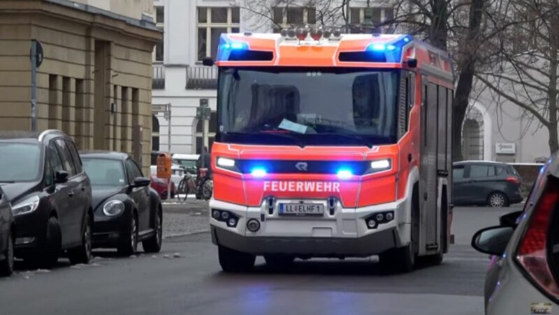 (Bild: Screenshot: YouTube/Feuerwehr Berlin)