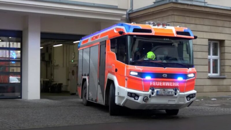 (Bild: Screenshot: YouTube/Feuerwehr Berlin)