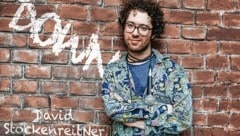 In nicht pandemischen Zeiten ist der Villacher Comedian David Stockenreitner (30) mit seinem Programm „Down“ unterwegs (Bild: zVg)