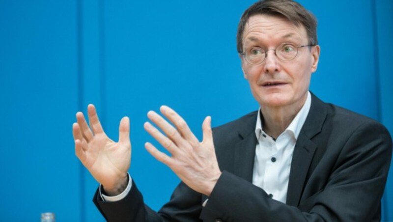 Der deutsche Gesundheitsminister Karl Lauterbach (Bild: AFP)