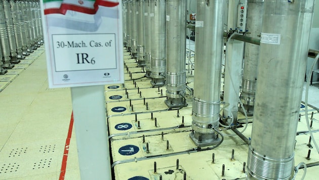 İran'ın Natan'daki tesisindeki santrifüjler nükleer silah yapımında kullanılabilecek uranyum zenginleştiriyor. (Bild: AP)
