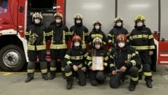 Die Kameraden der Feuerwehr Gumpoldskirchen wurden ausgezeichnet. (Bild: FF Gumpoldskirchen)