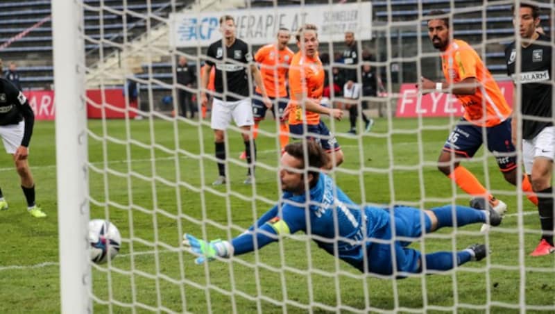 Andreas Leitner (Admira), Seifedin Chabbi (Hartberg) und Sebastian Bauer (Admira). (Bild: GEPA )