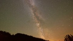 Die Milchstraße strahlt gut sichtbar über dem Prebersee (Bild: Othmar Ortner)