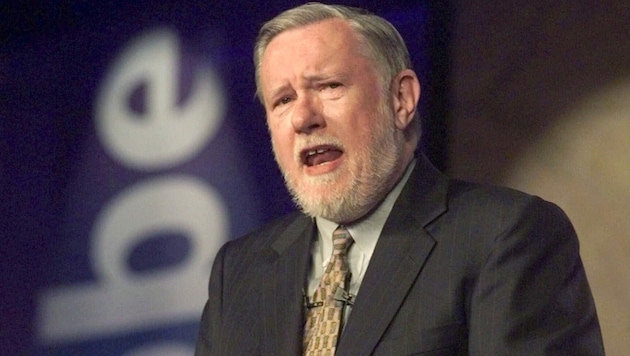 Charles M. Geschke bei einem Auftritt im Juni 1999 (Bild: AP)