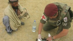 Immer wieder wurden auch verletzte Zivilisten medizinisch versorgt. (Bild: Bundesheer)