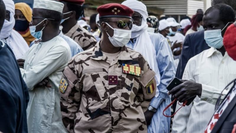 Der Generalmajor hatte zuletzt einen Posten in der Führung der tschadischen Eingreiftruppe in Nordmali inne, die dort gegen islamistische Rebellen kämpft. (Bild: MARCO LONGARI / AFP)