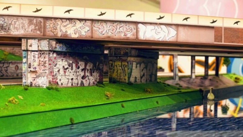 Graffiti-Impressionen: Eine Miniatur der Brücke an der Lend. (Bild: Isabell Winter)