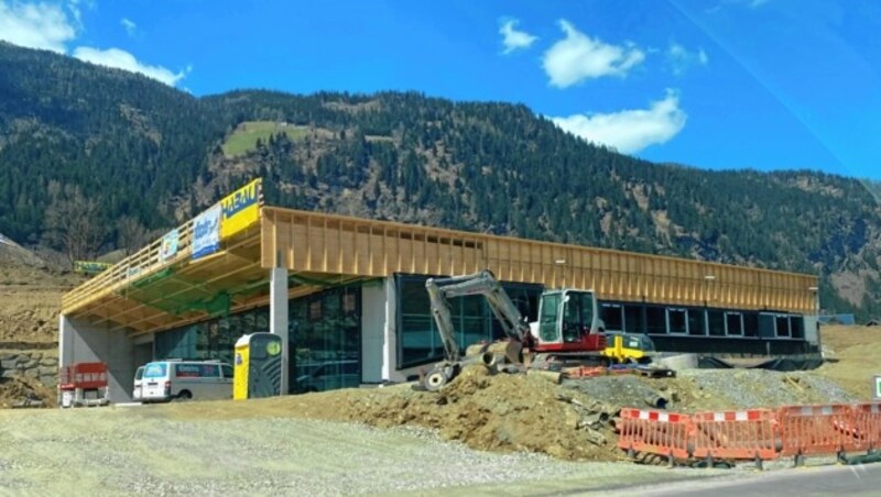 Der alte Spar in Winklern wird aufgelöst. Ob er verkauft wird, ist noch unklar. (Bild: Elisa Aschbacher)