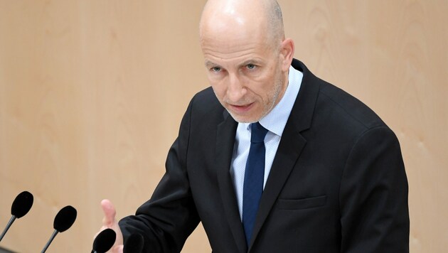 Arbeitsminister Martin Kocher (Bild: APA/ROLAND SCHLAGER)