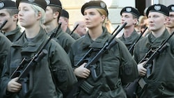Mehr Frauen beim Bundesheer: Derzeit liegt der Soldatinnen-Anteil bei mageren vier Prozent. (Bild: Jürgen Radspieler)